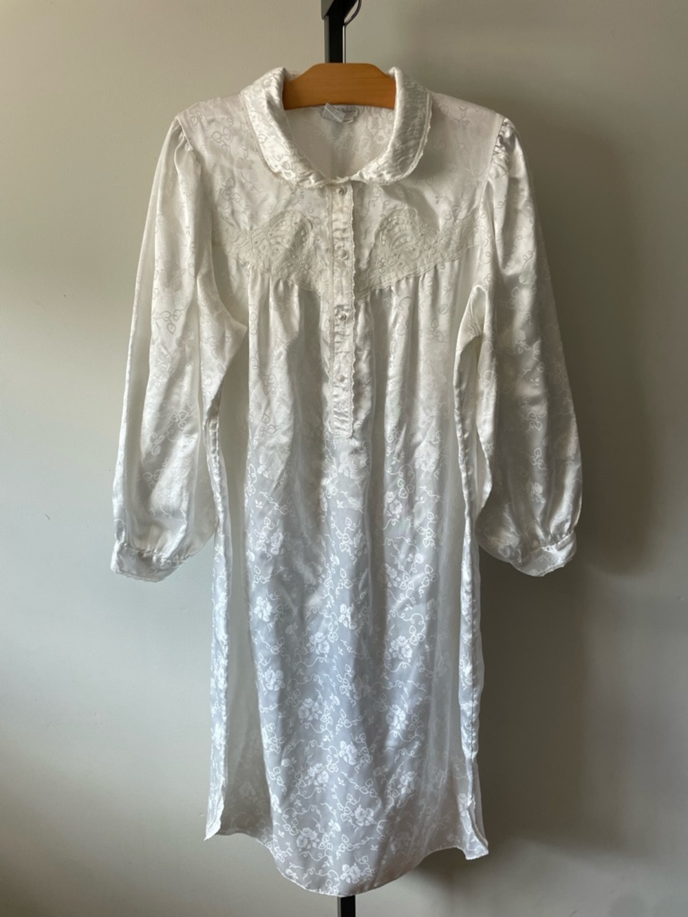 80s 90s Miss Elaine Satin Nightgown Lace Pearls Damask Cottagecore Victorian